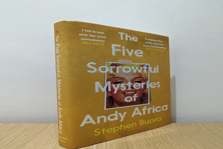 کتاب 5 راز غم انگیز اندی آفریقا 